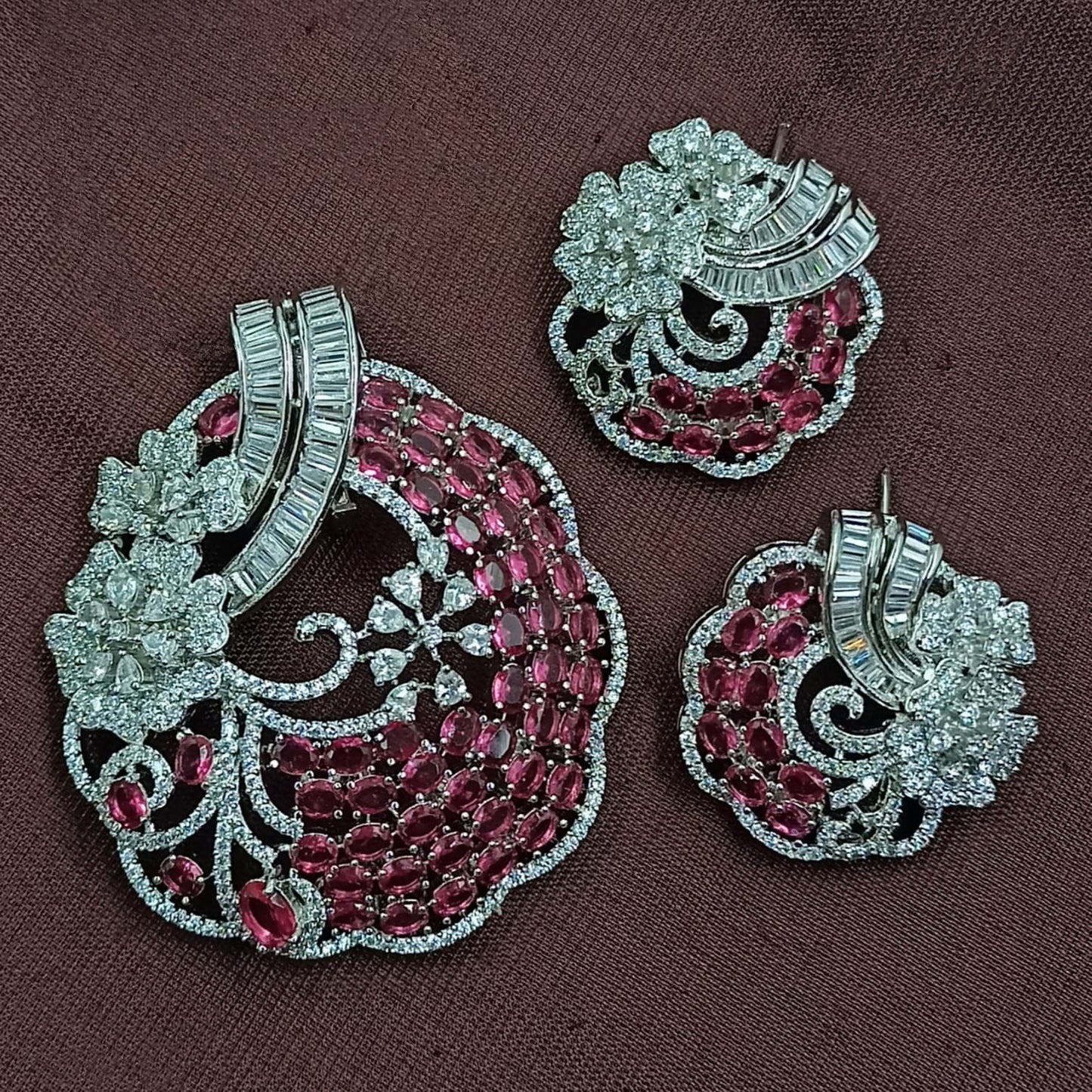 Royal Silver AD Pendant Set