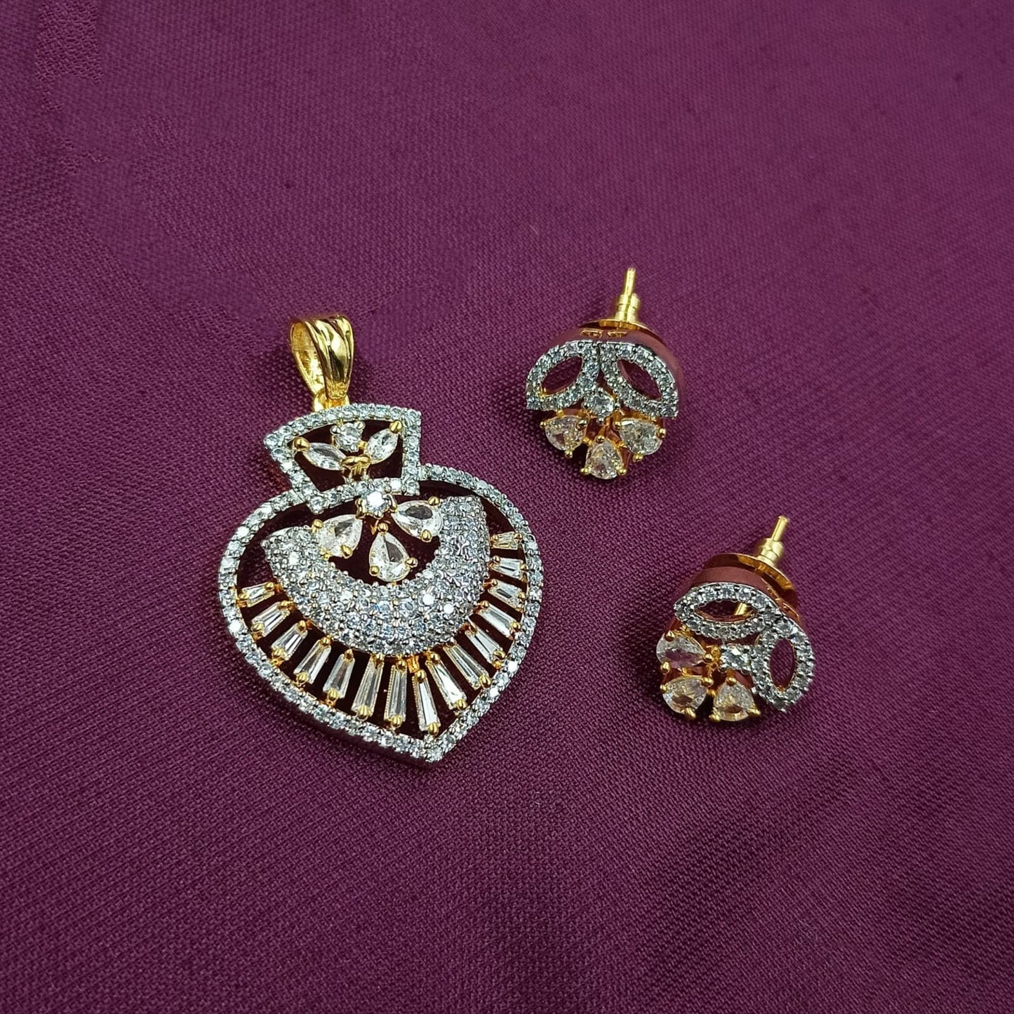 Golden Ace Pendant Set