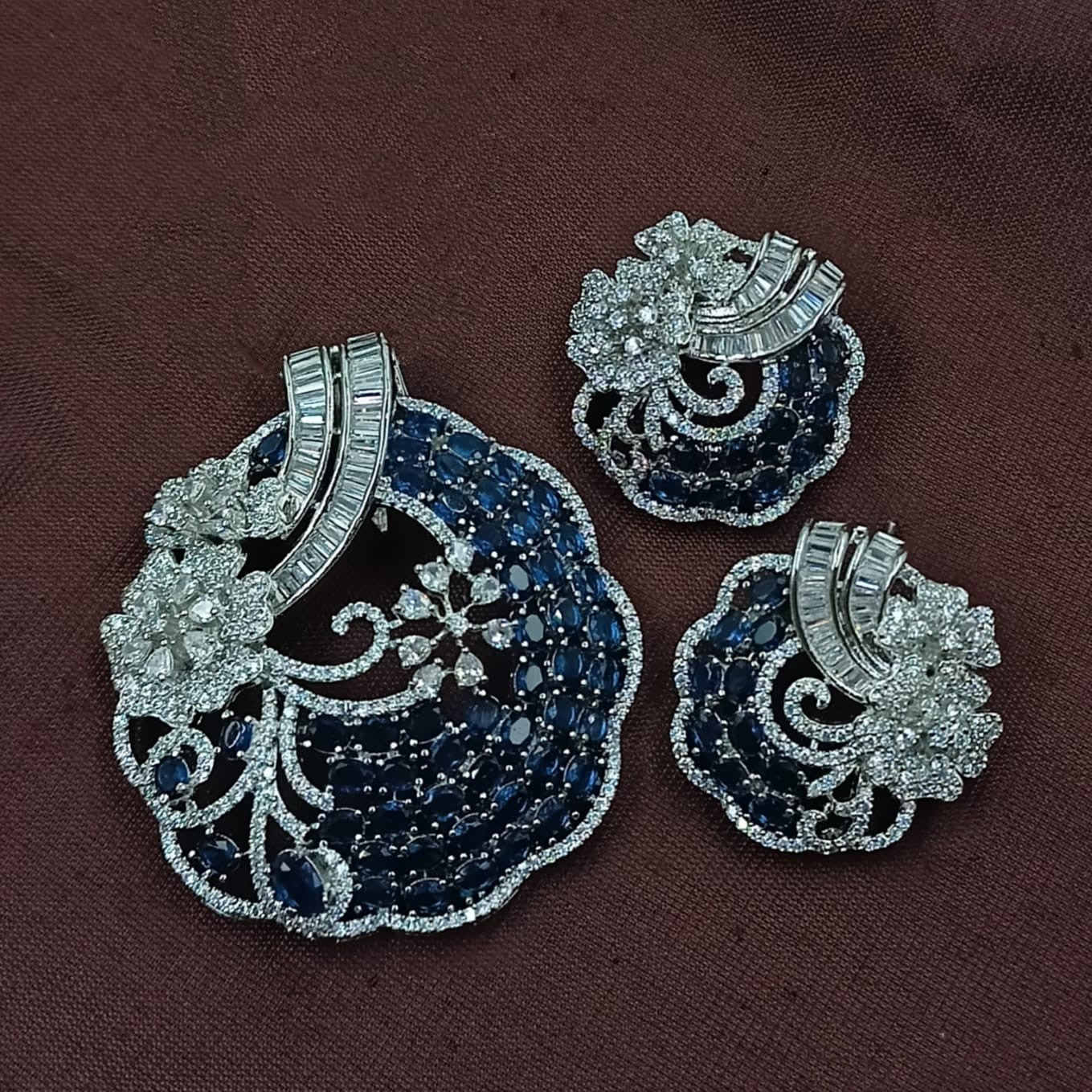 Royal Silver AD Pendant Set