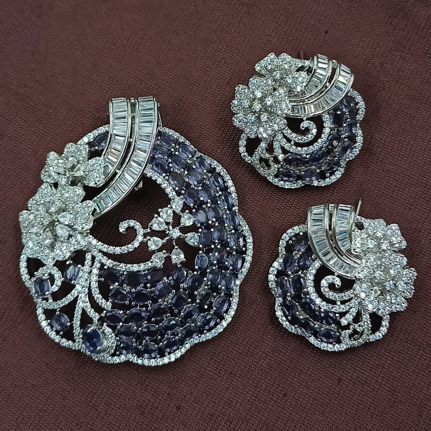 Royal Silver AD Pendant Set