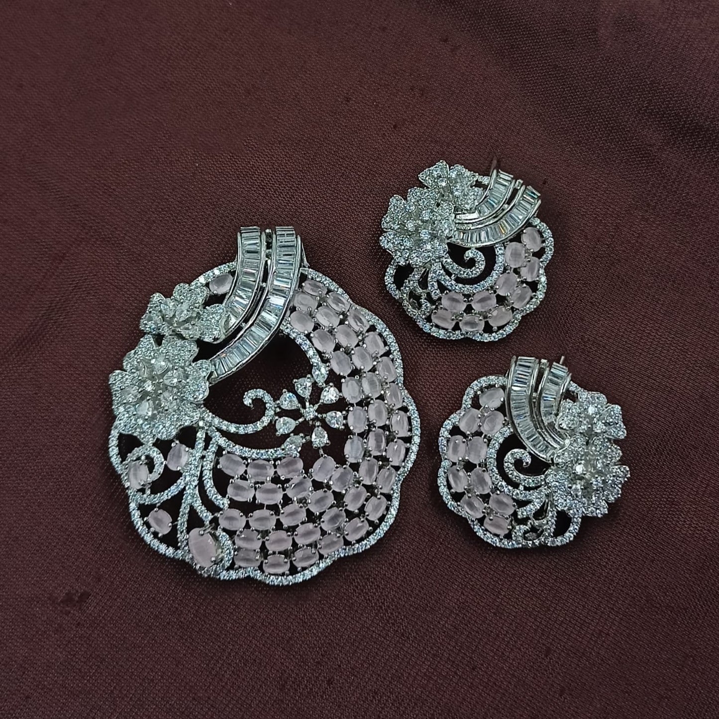Royal Silver AD Pendant Set