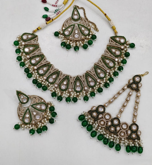 Necklace with Paasa