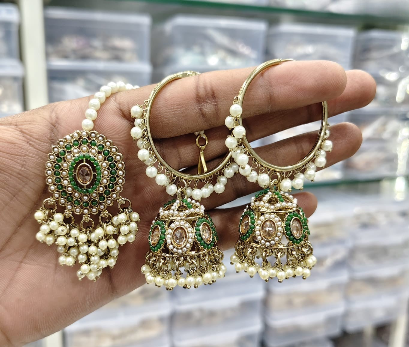 Jhumka Tikka