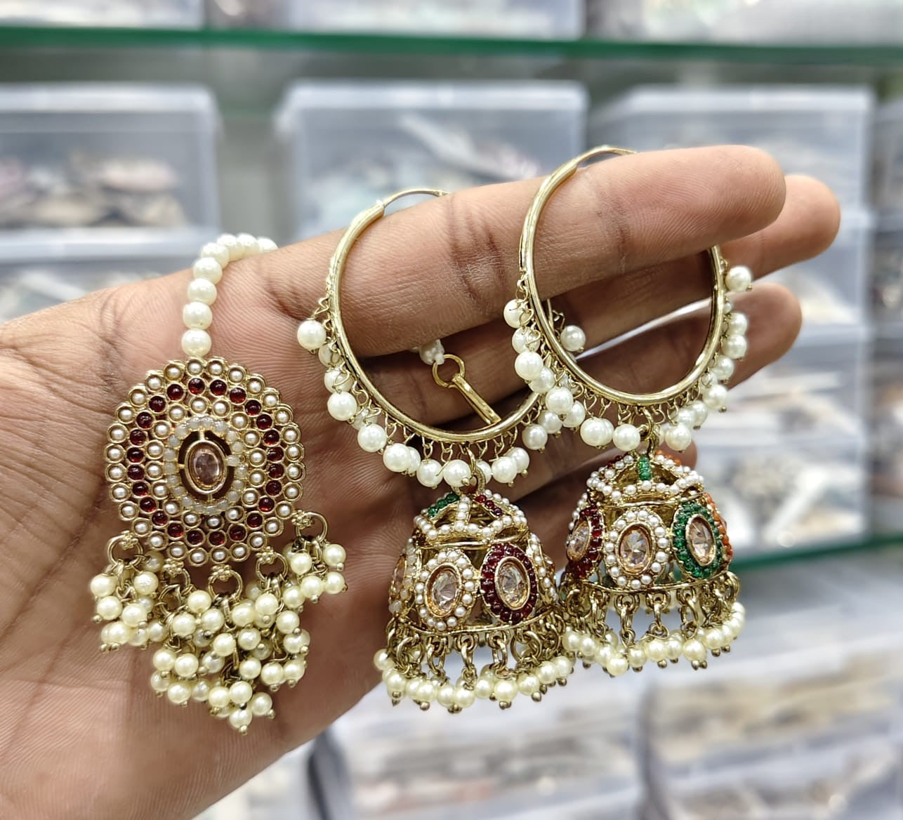 Jhumka Tikka