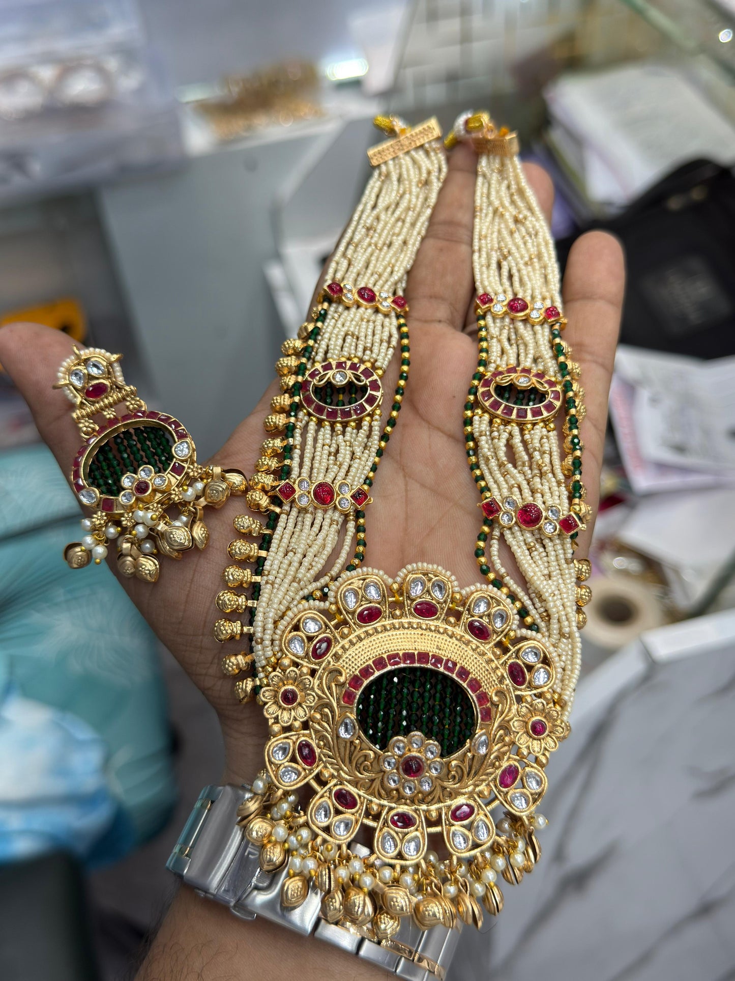 Royal Pearl Necklace